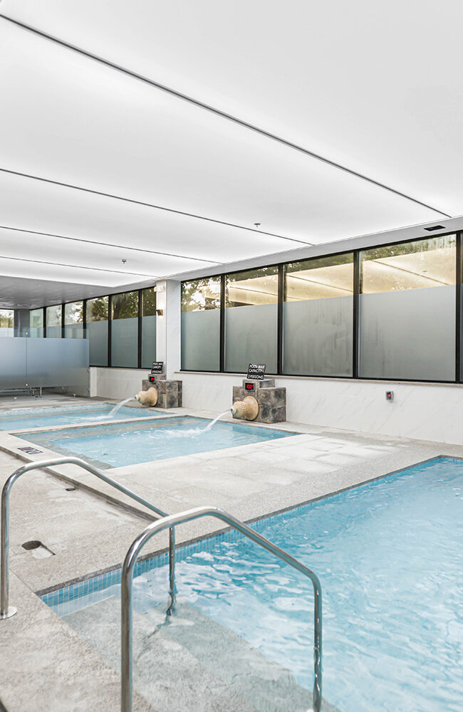 Private Aqua Lounge Plunge Pools